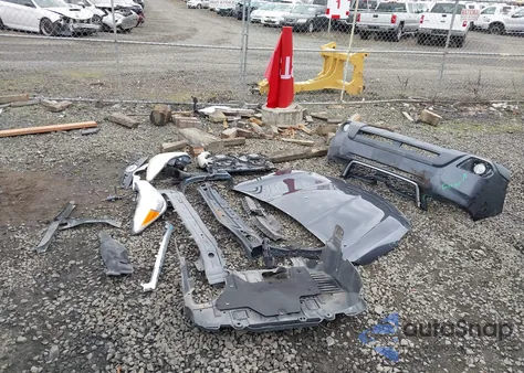 2015 Subaru Forester 2.5I Limited z USA, uszkodzony, nr VIN JF2SJARC9FH827385